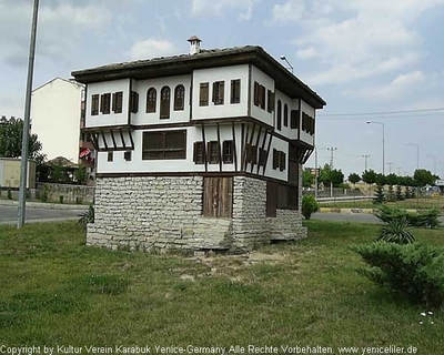 Tam boy resmi görebilmek için tıklayın