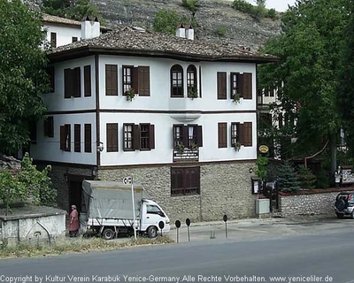 Tam boy resmi görebilmek için tıklayın